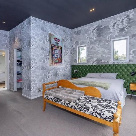 Upstairs Relaxing Loft Hotel Albert Town Екстериор снимка