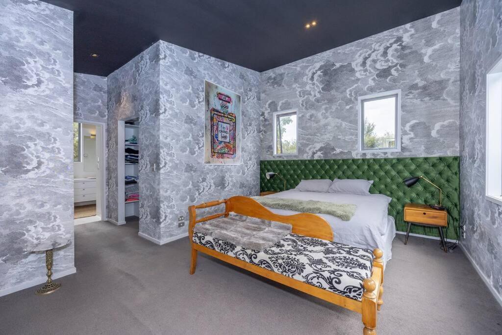 Upstairs Relaxing Loft Hotel Albert Town Екстериор снимка
